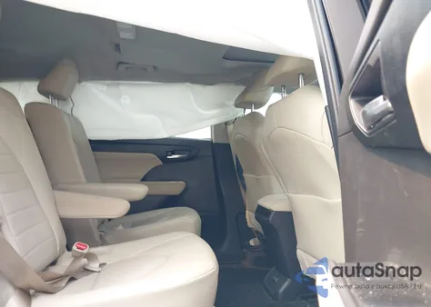 2024 Toyota Highlander Xle z USA, uszkodzony, nr VIN 5TDKDRAH1RS537718